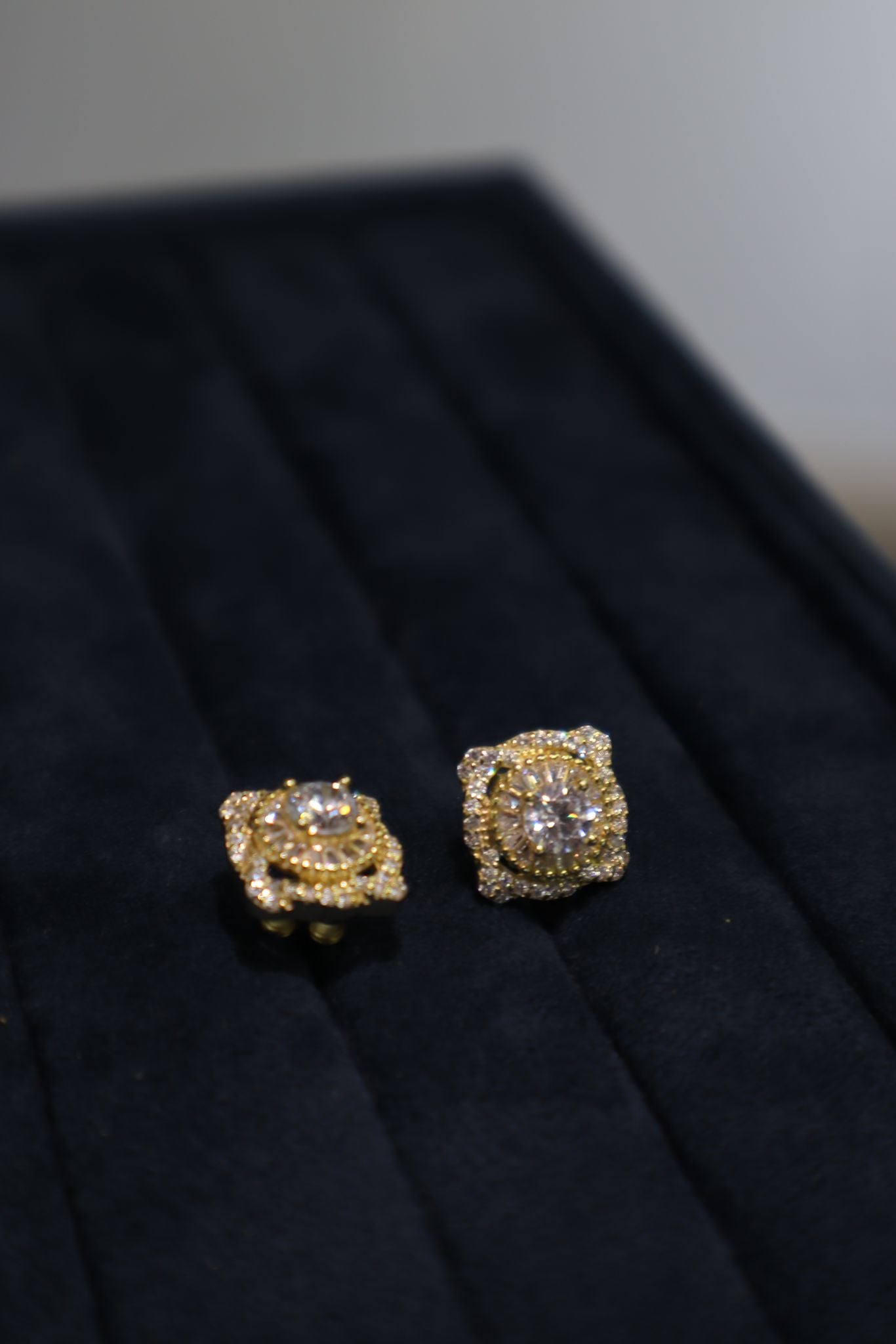 Big Bulgy Diamonds Earrings