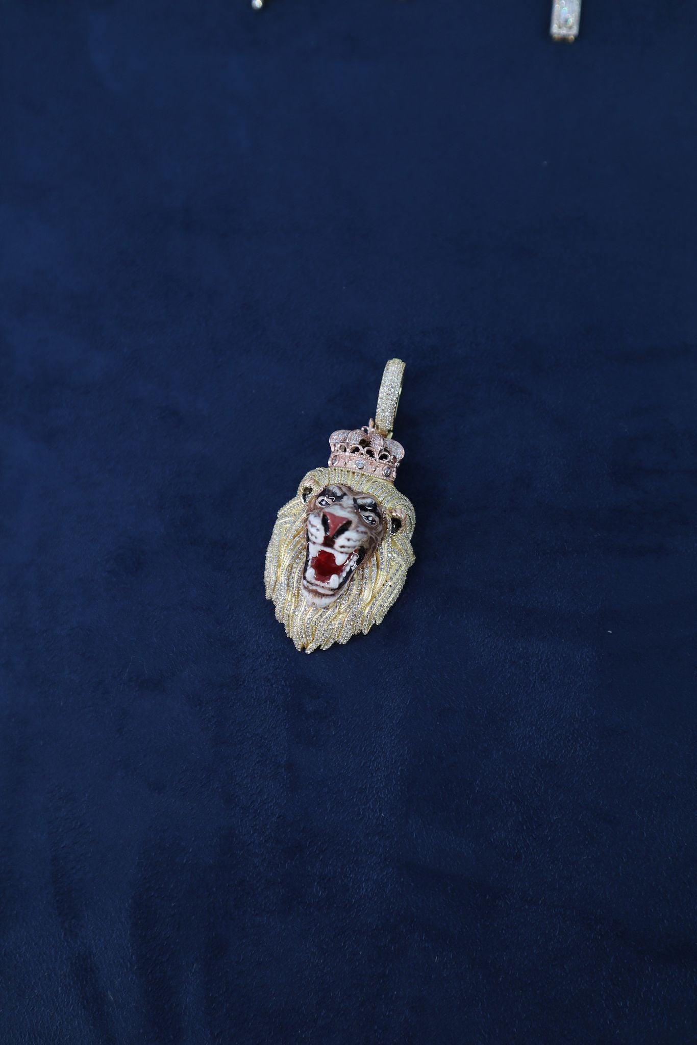 Lion 2 Pendant